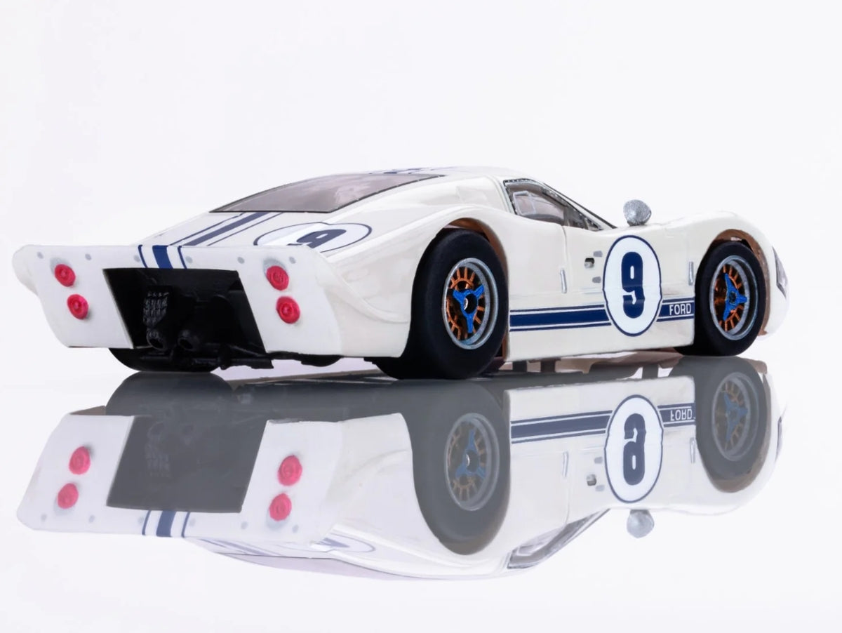 AFX Racing GT40 Mark IV #9, White 22078