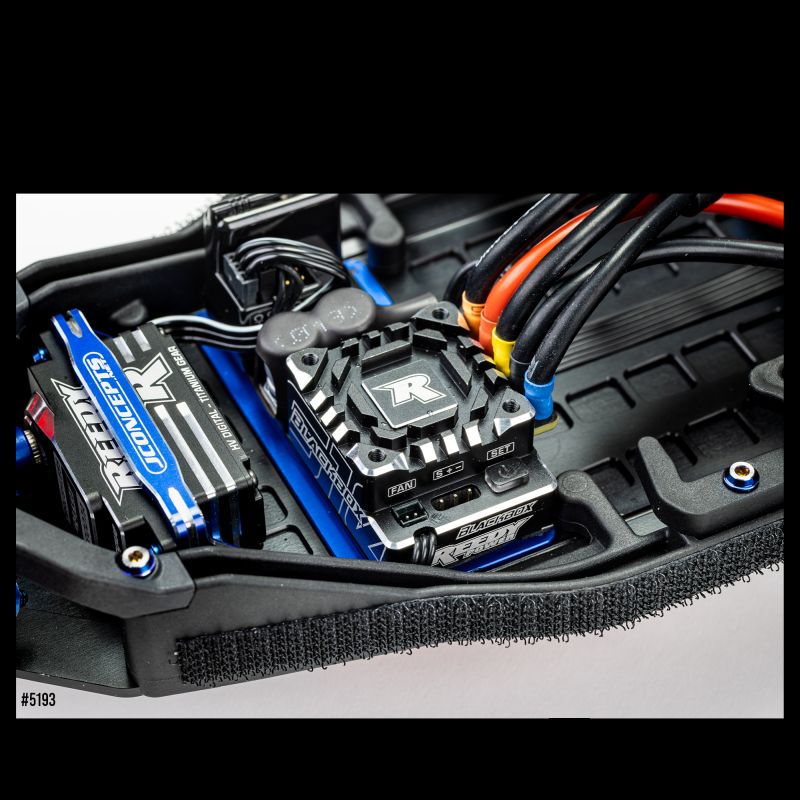 J Concepts RC10B7 Aluminum Electronics Plug (12.3g), Blue 51931