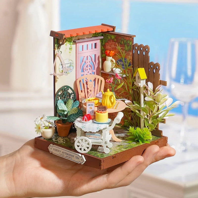 Rolife Fancy Tea Yard, Super Mini Houses - Little Warm Spaces