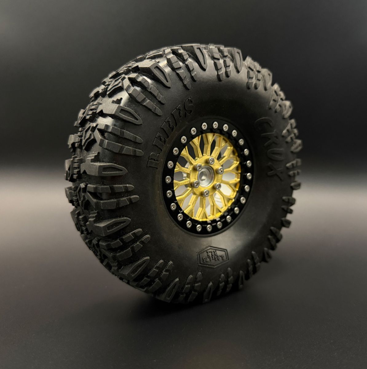 Reef’s RC Brass 2.2″ “Shield” Wheel Face – 2‑Piece Set (REEFS238)