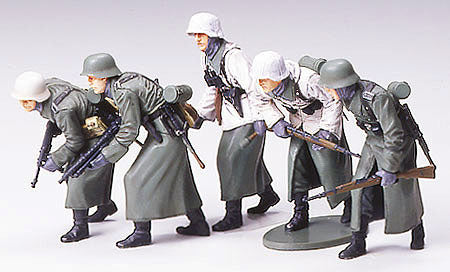 Tamiya 1/35 German Assault Infantry Winter Gear WWII Figure Set