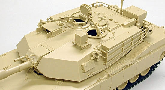 Tamiya 1/35 US M1A2 Abrams Main Battle Tank Plastic Model Kit