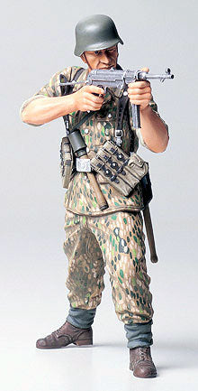 Tamiya 1/16 WWI German Elite Infantryman Figure Model Kit