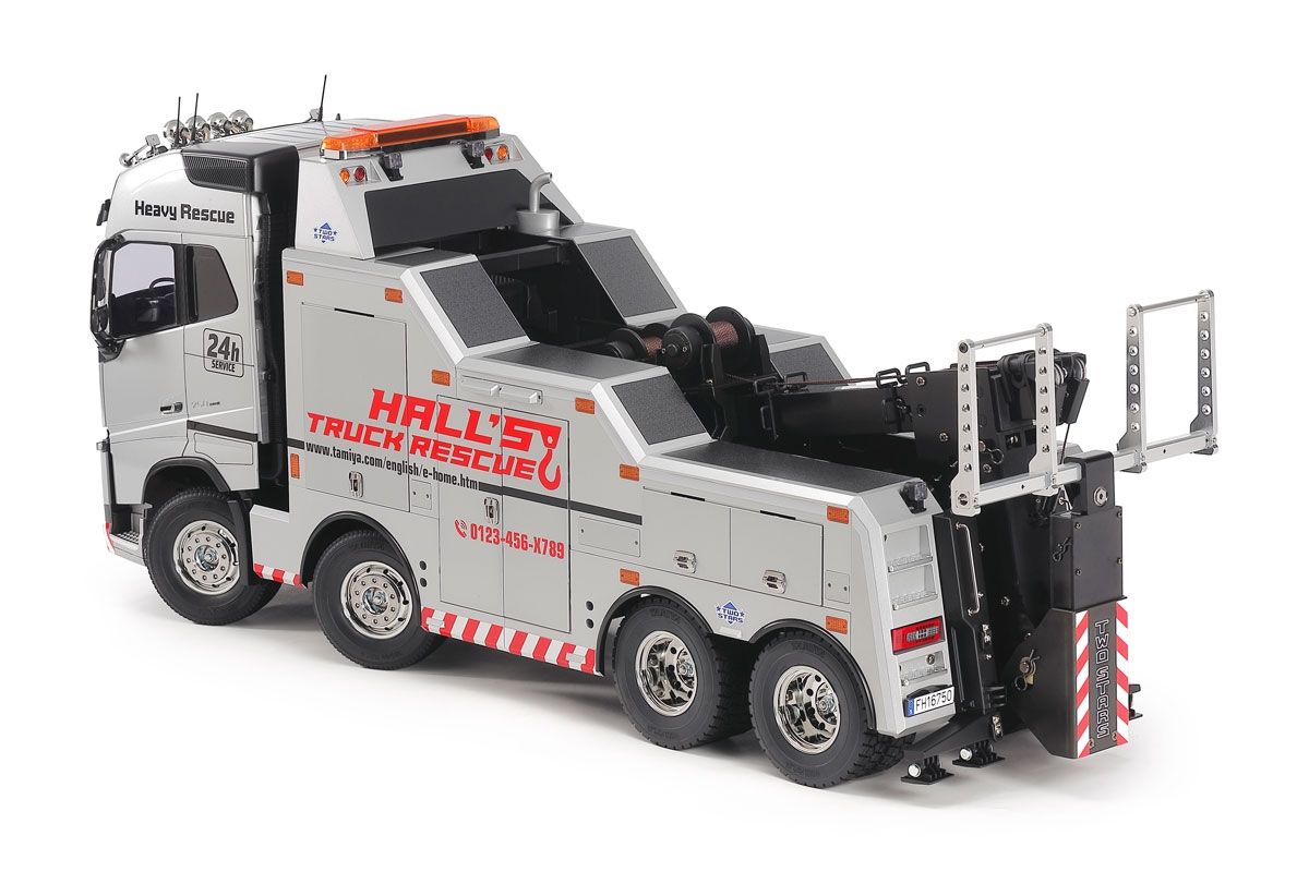 Tamiya 1:14 Volvo FH16 Globetrotter 750 8x4 Tow Truck Kit in Silver