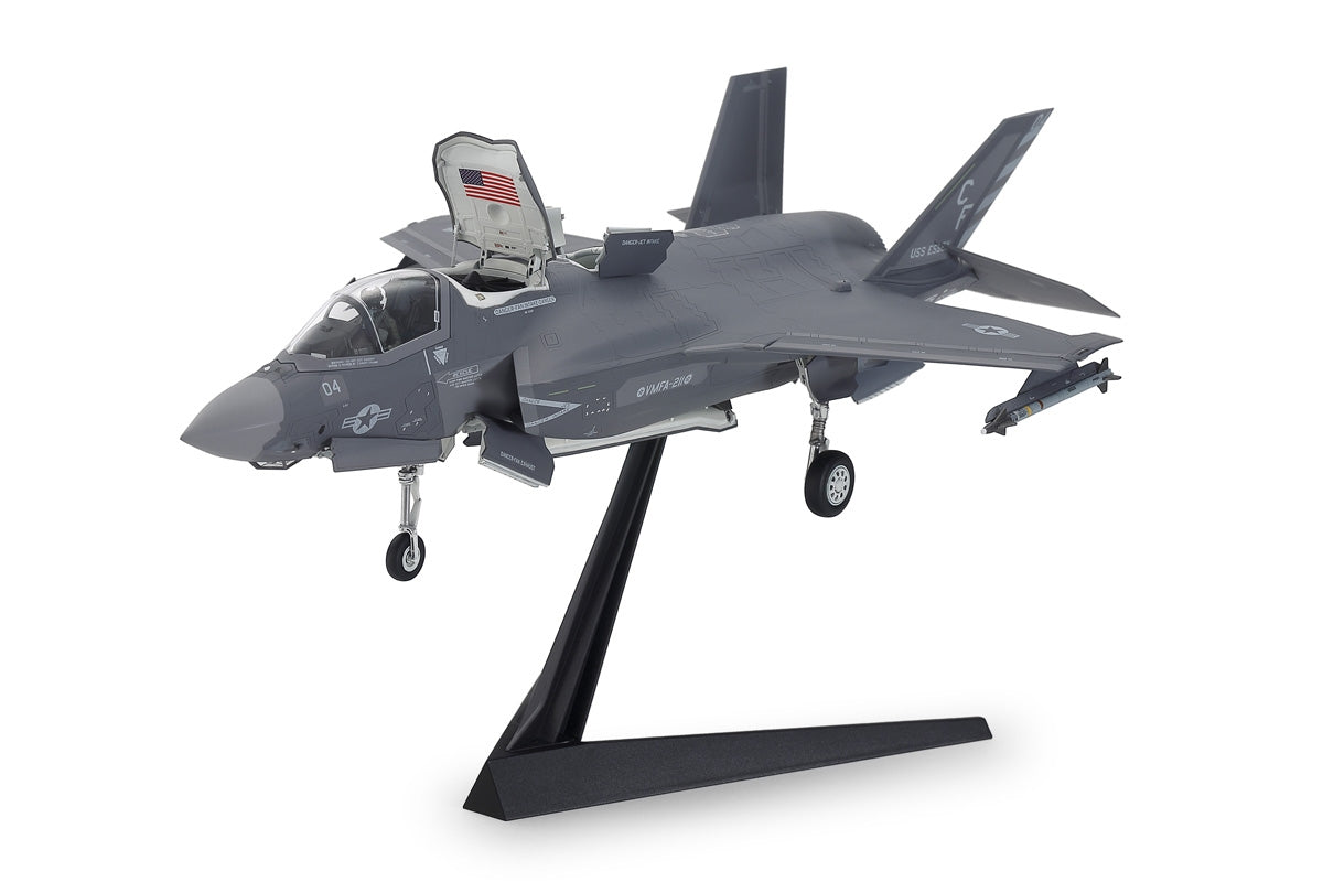 Tamiya 1/72 Lockheed Martin F-35B Lightning II STOVL Fighter Model Kit