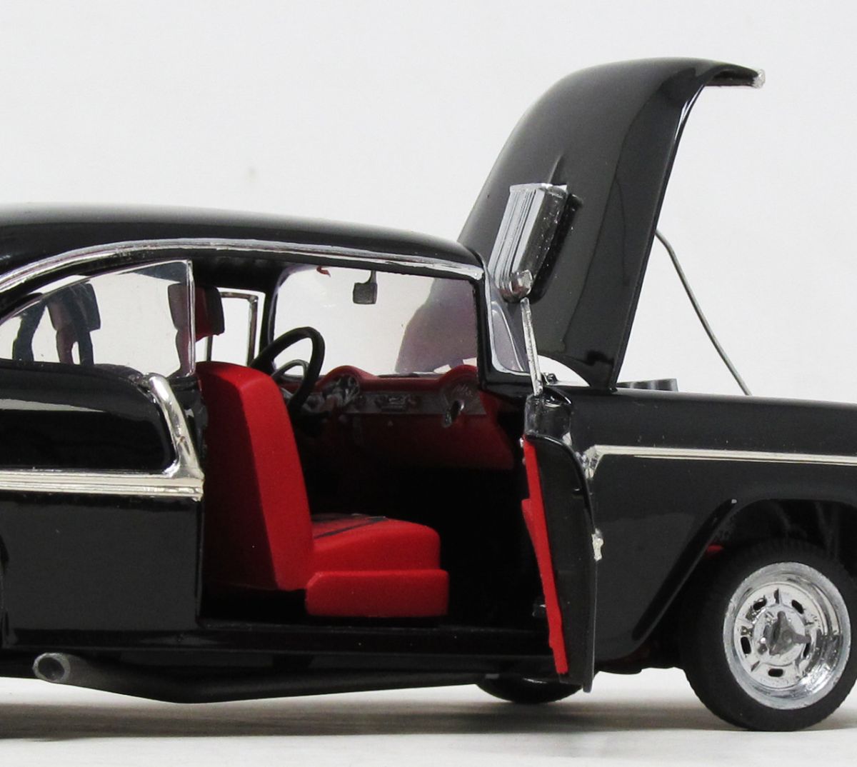 Atlantis Models 1/25 1955 Chevrolet Custom Street Rod X-Parts Garage Plastic Model Kit