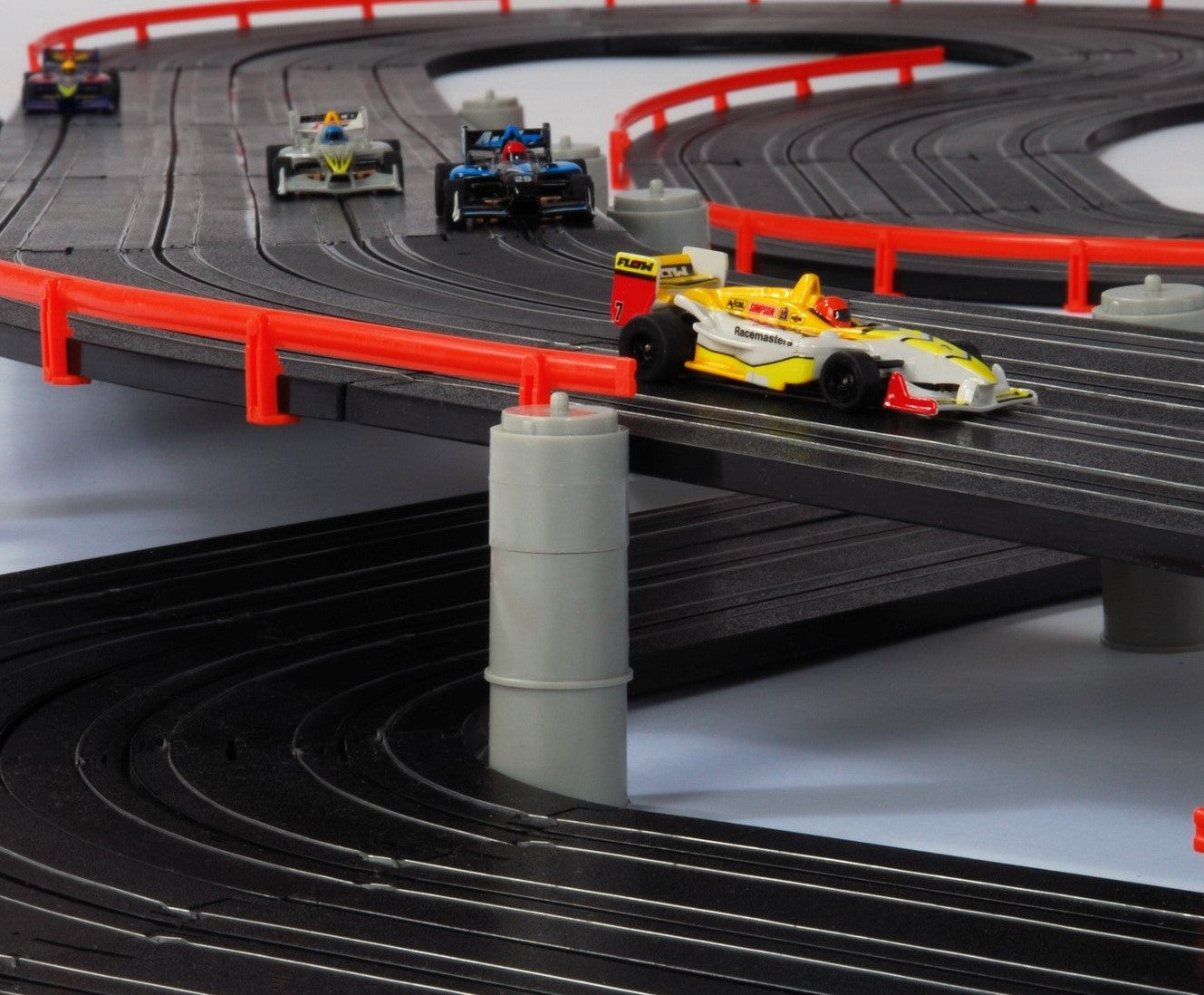 AFX Super International HO Formula Slot Car Track Set w/4 Formula Cars (Mega G+) 21018