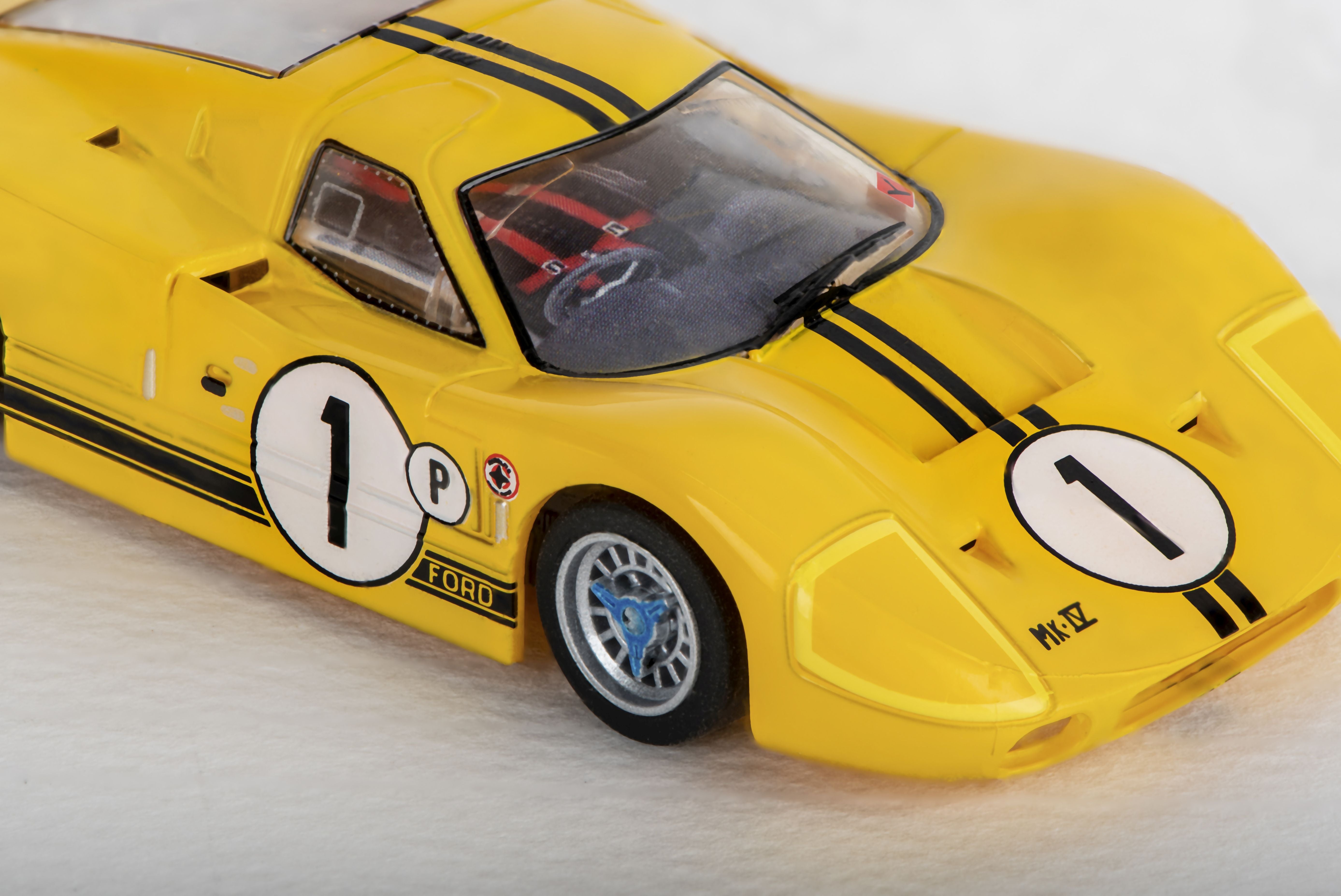 AFX Collector Series 1967 Ford GT40 Mk IV Sebring #1 HO Slot Car (Yellow) (SWB) (Mega G+) 22025