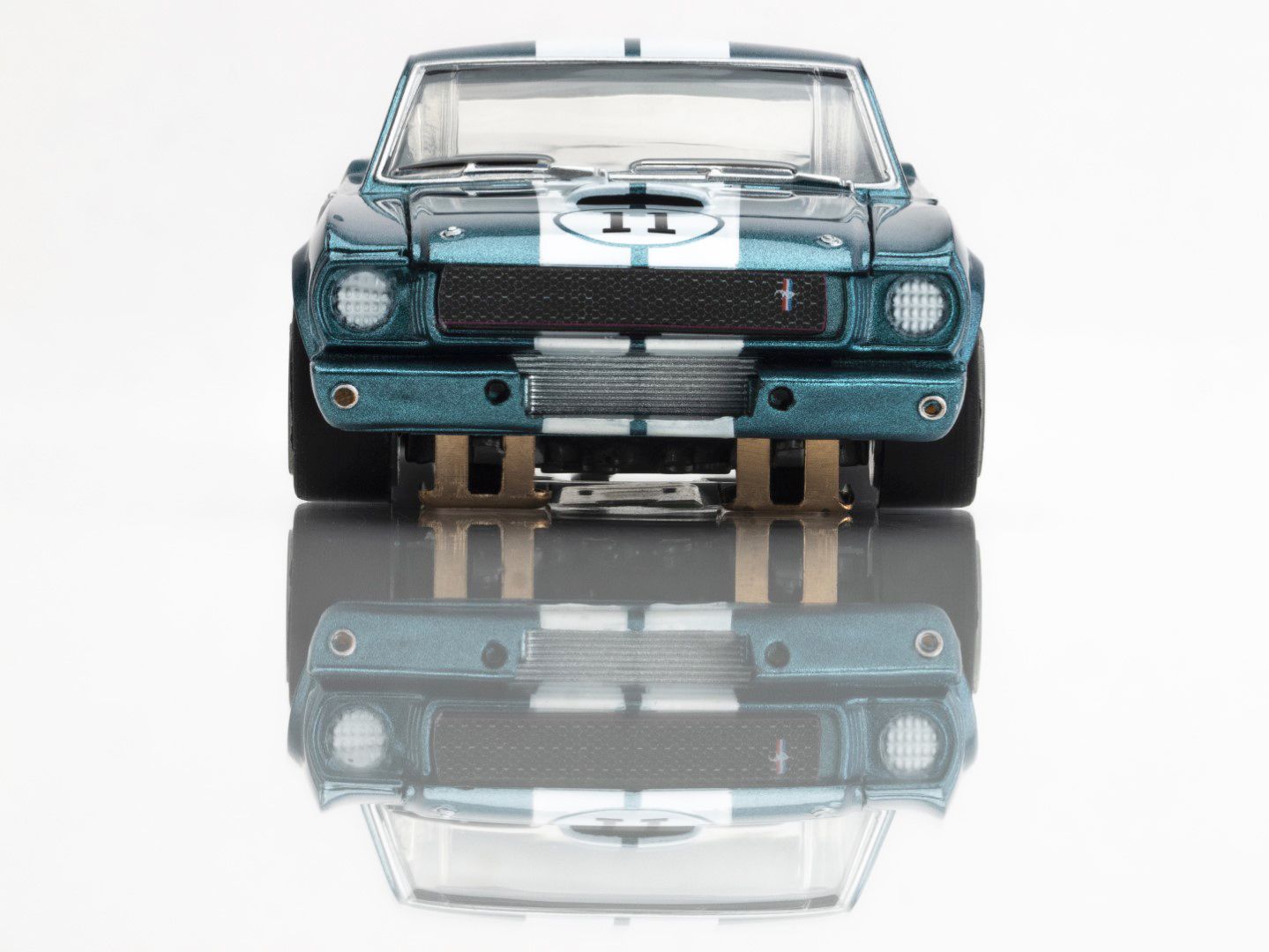 AFX Racing 1965 Shelby Mustang GT350R Donohue Blue/White Slot Car 22071