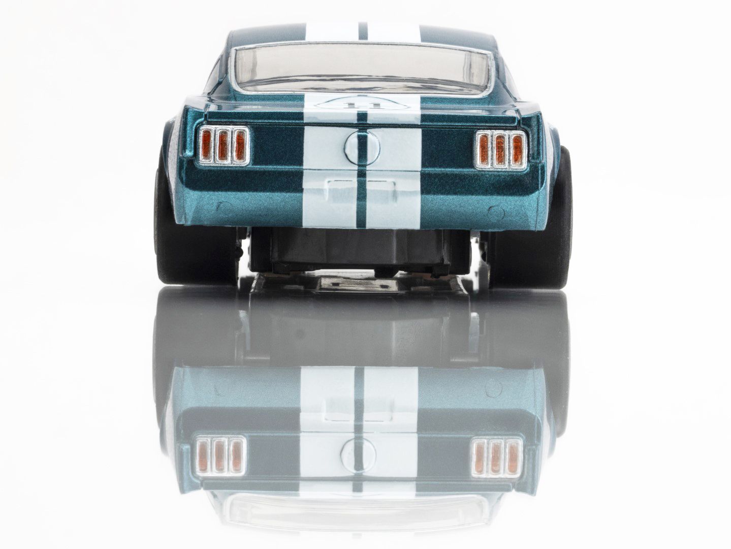 AFX Racing 1965 Shelby Mustang GT350R Donohue Blue/White Slot Car 22071