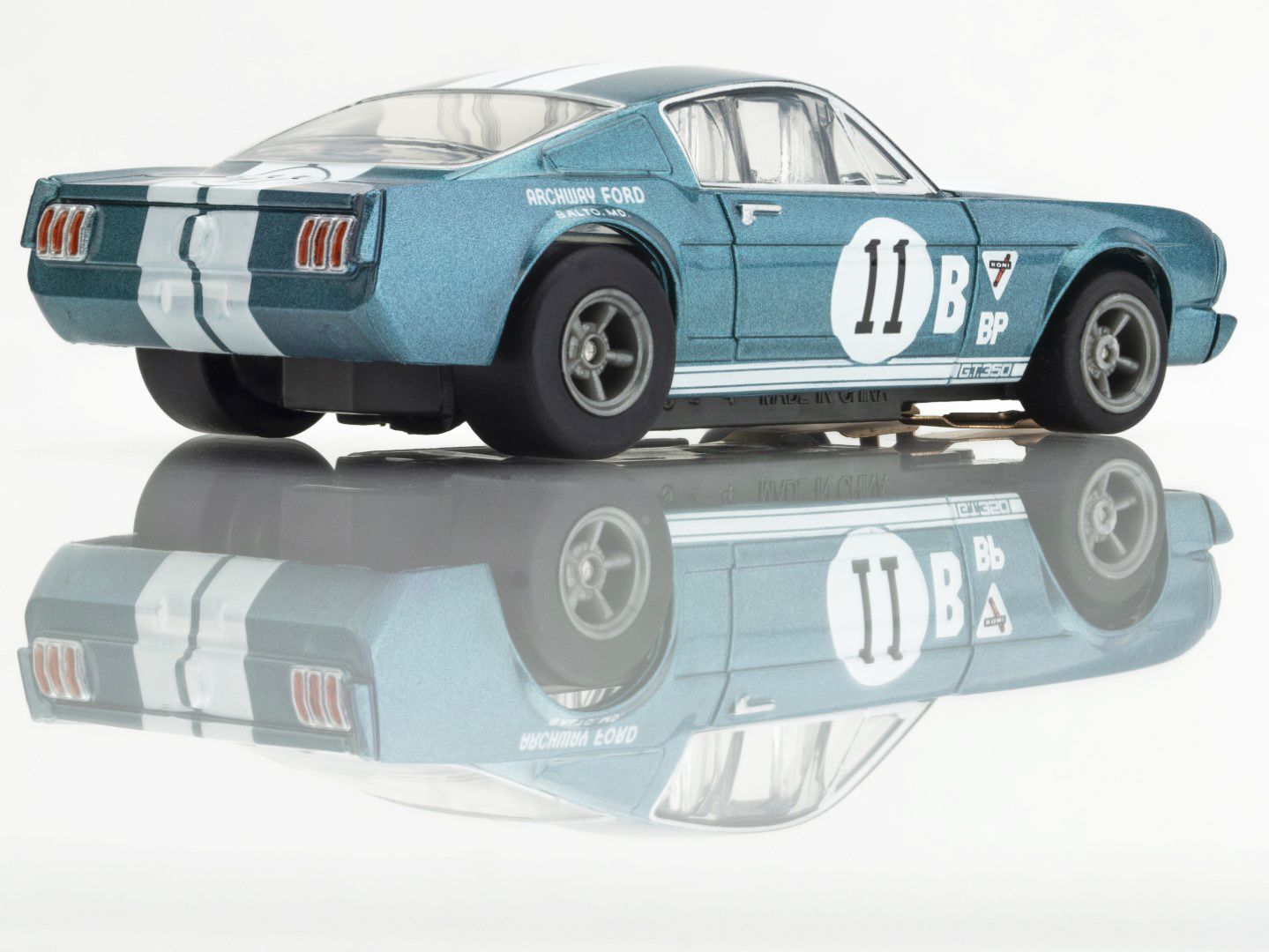 AFX Racing 1965 Shelby Mustang GT350R Donohue Blue/White Slot Car 22071