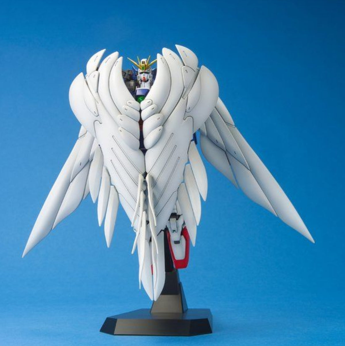 Bandai MG 1/100 XXXG-00W0 Wing Gundam Zero EW - image 3