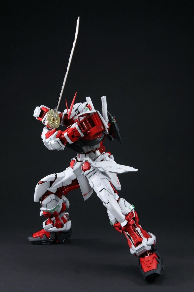 Bandai PG 1/60 MBF-P02 Gundam Astray Red Frame - image 3