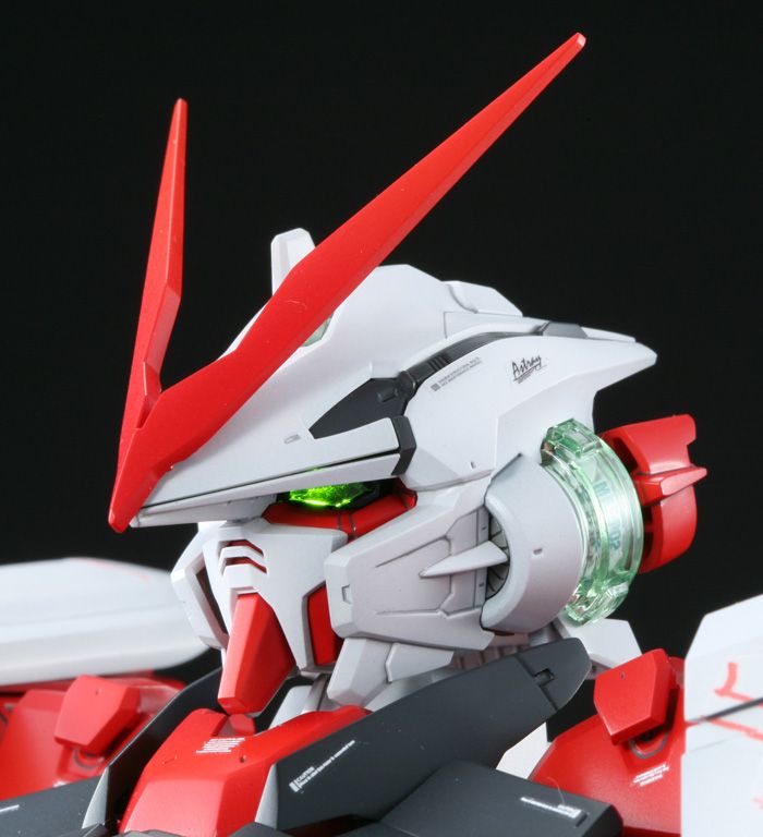 Bandai PG 1/60 MBF-P02 Gundam Astray Red Frame - image 4