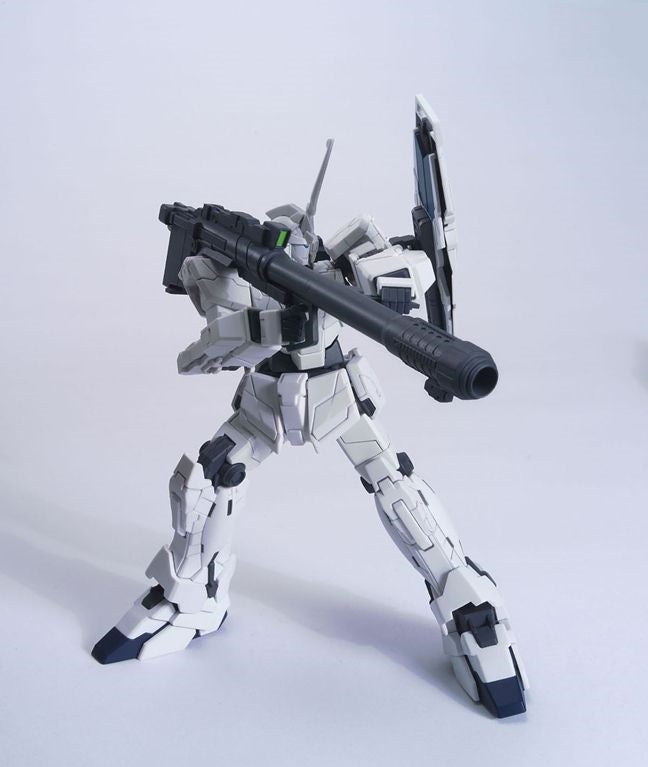Bandai HGUC 1/144 RX-0 Unicorn Gundam (Unicorn Mode)