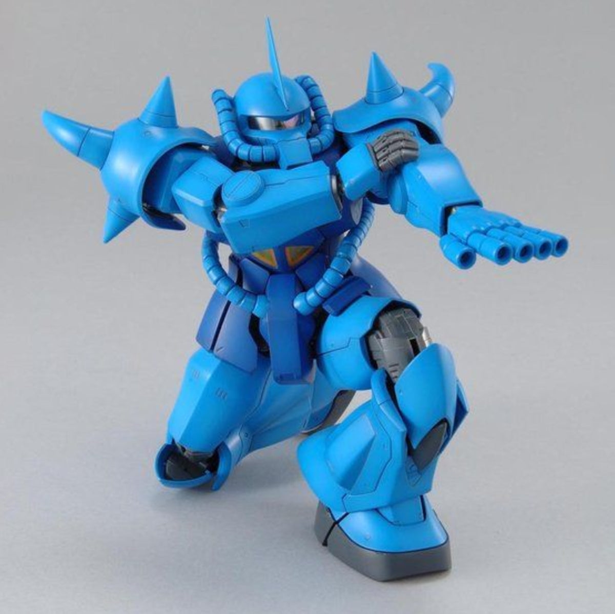 Bandai MG 1/100 MS-07B Gouf Ver. 2.0 - image 3