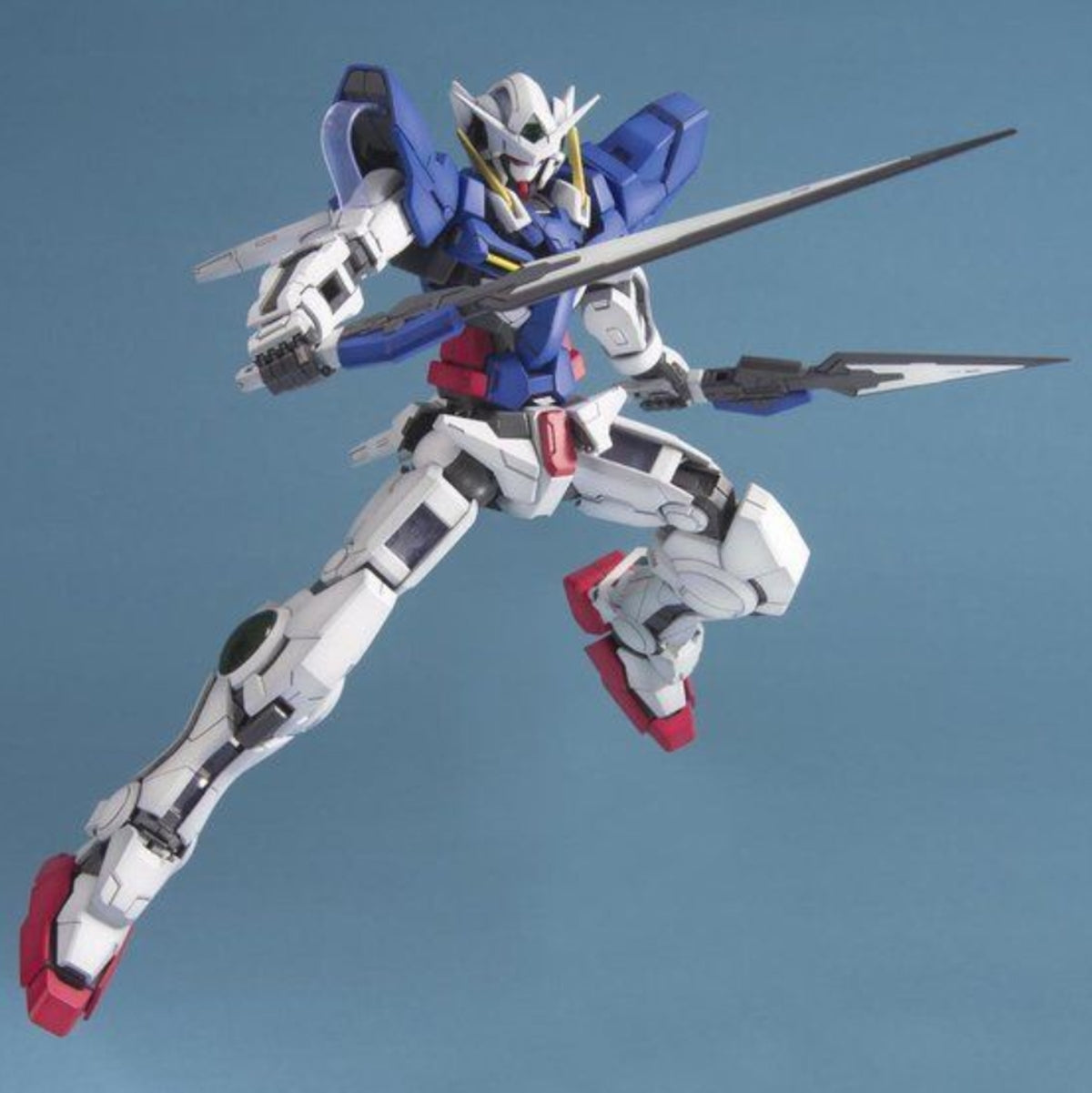 Bandai MG 1/100 GN-001 Gundam Exia - image 4