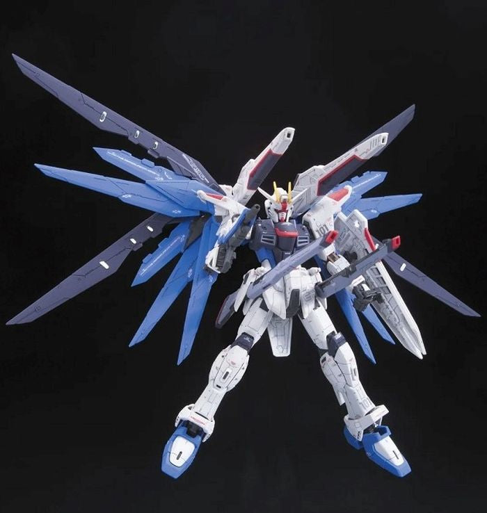 Bandai RG 1/144 ZGMF-X10A Freedom Gundam - image 3