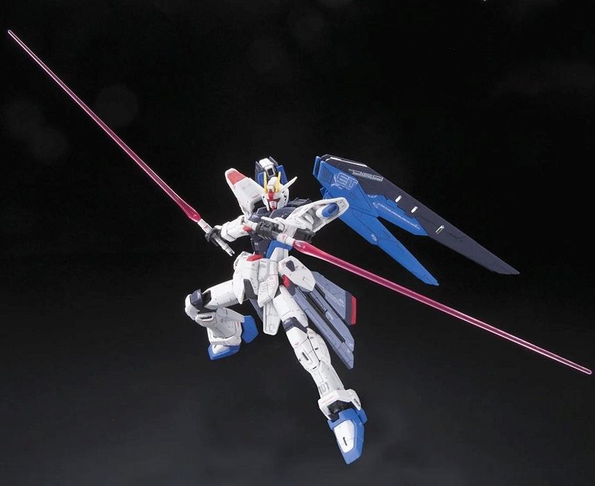 Bandai RG 1/144 ZGMF-X10A Freedom Gundam - image 4