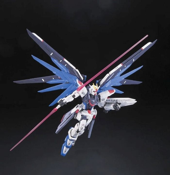 Bandai RG 1/144 ZGMF-X10A Freedom Gundam - image 5