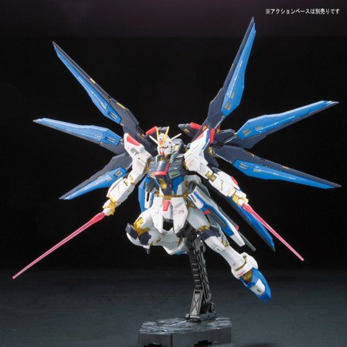 Bandai RG 1/144 ZGMF-X20A Strike Freedom Gundam - image 3
