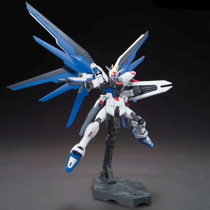 Bandai HGCE 1/144 ZGMF-X10A Freedom Gundam #192 - image 3