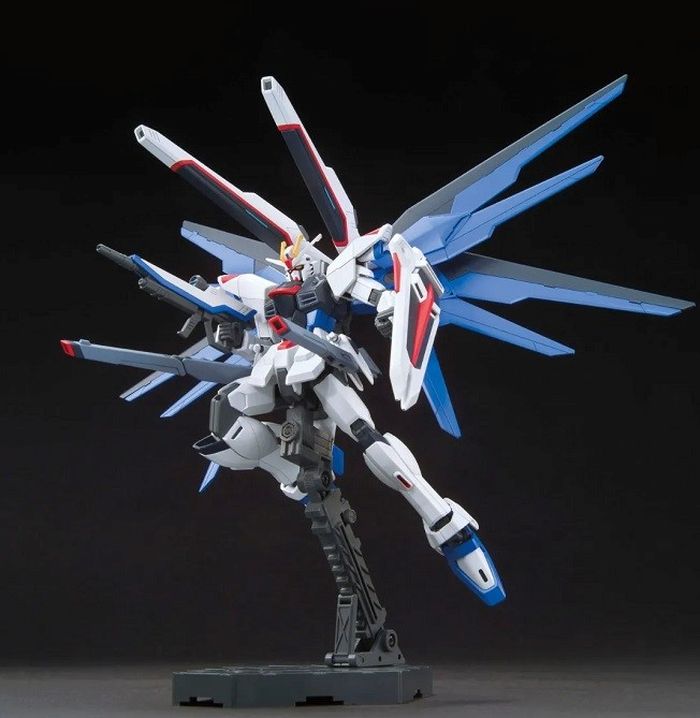 Bandai HGCE 1/144 ZGMF-X10A Freedom Gundam #192 - image 4