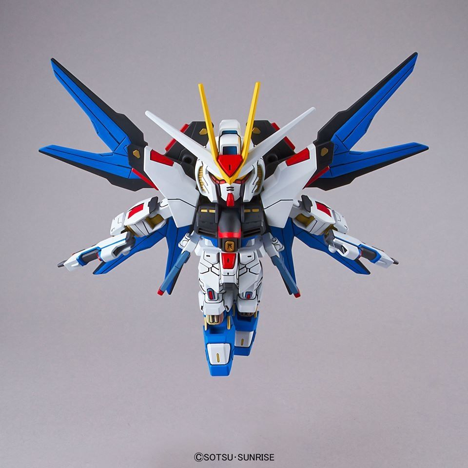 Bandai SD Gundam EX-Standard #006 ZGMF-X20A Strike Freedom Gundam - image 3