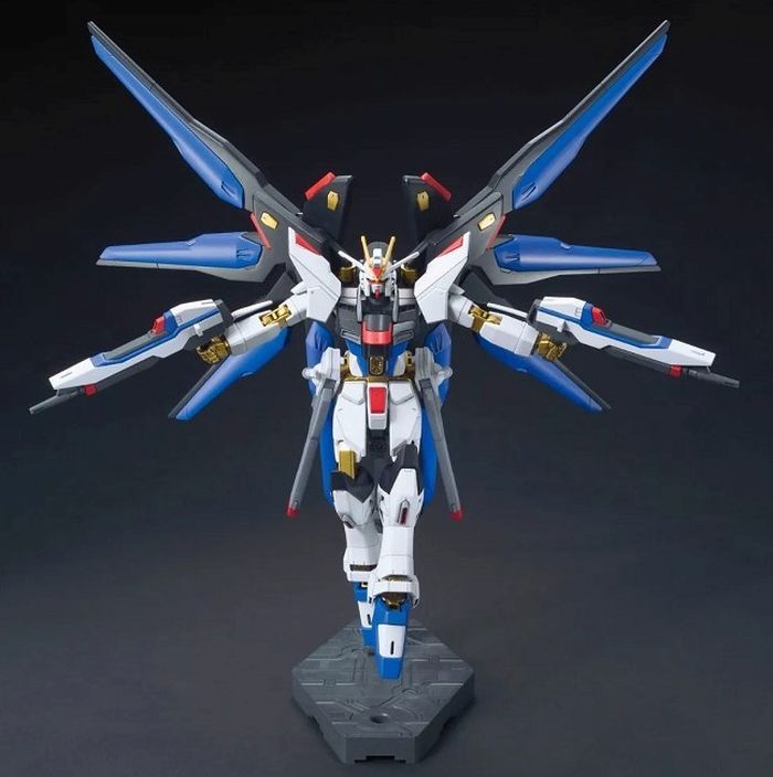 Bandai HGCE 1/144 ZGMF-X20A Strike Freedom Gundam #201 - image 3