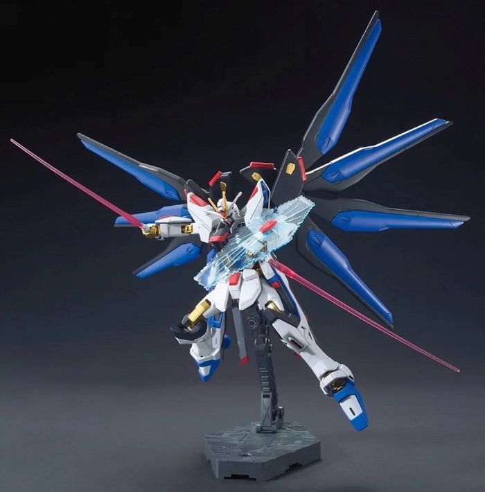 Bandai HGCE 1/144 ZGMF-X20A Strike Freedom Gundam #201 - image 4