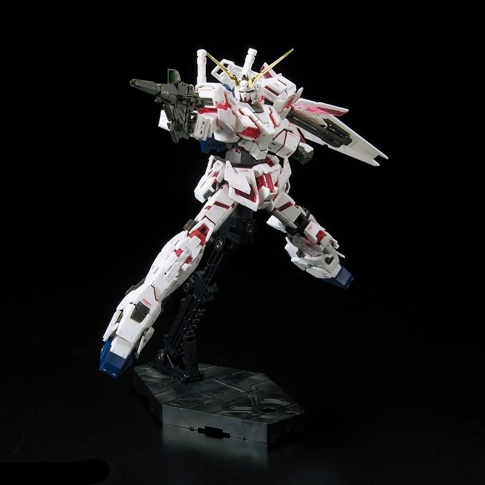 Bandai RG 1/144 RX-0 Unicorn Gundam - image 4