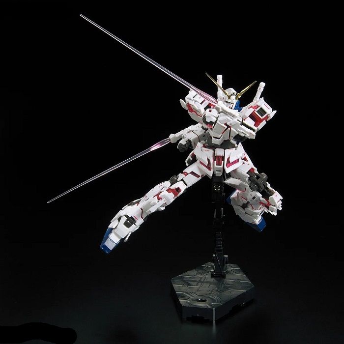 Bandai RG 1/144 RX-0 Unicorn Gundam - image 5