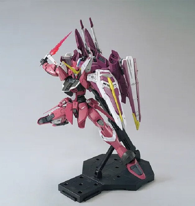 Bandai MG 1/100 ZGMF-X09A Justice Gundam - image 2
