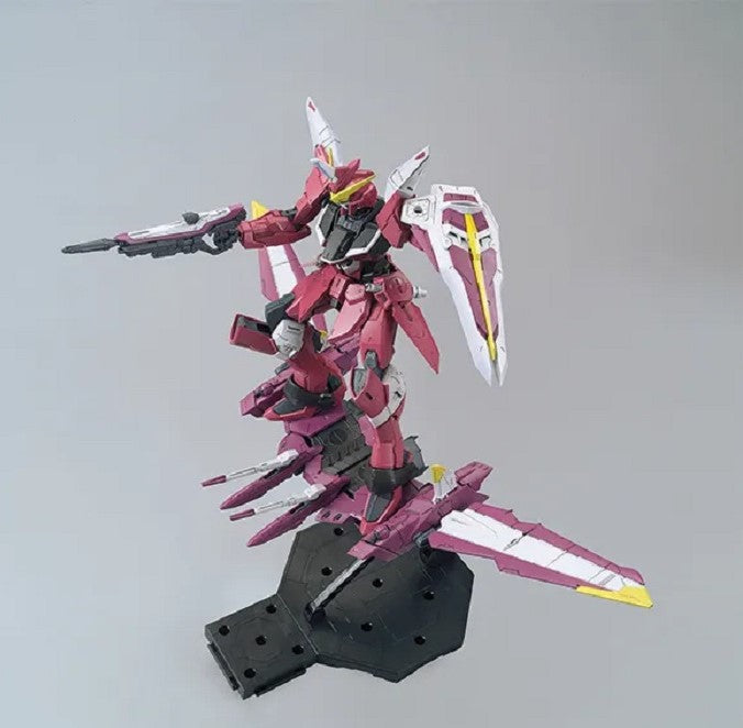 Bandai MG 1/100 ZGMF-X09A Justice Gundam - image 4