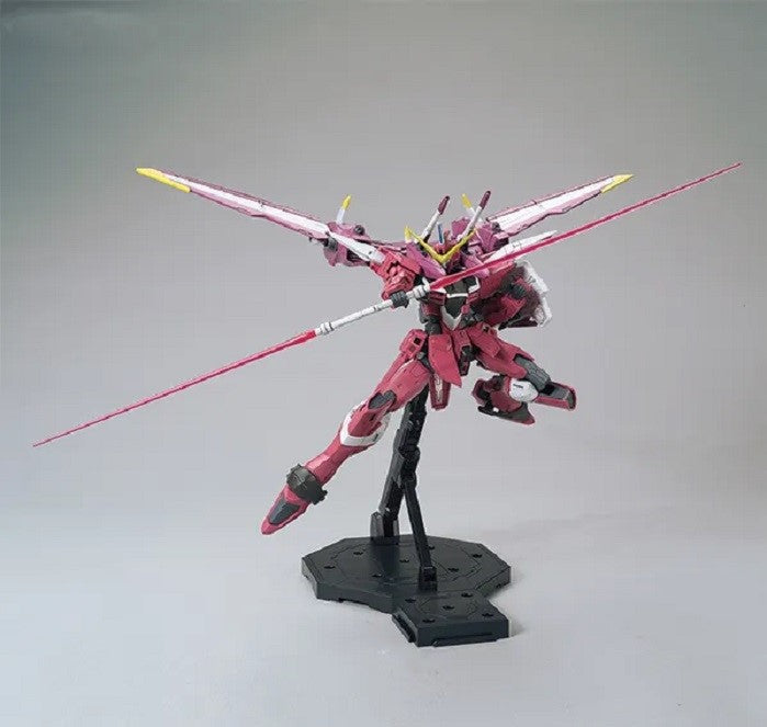 Bandai MG 1/100 ZGMF-X09A Justice Gundam - image 5