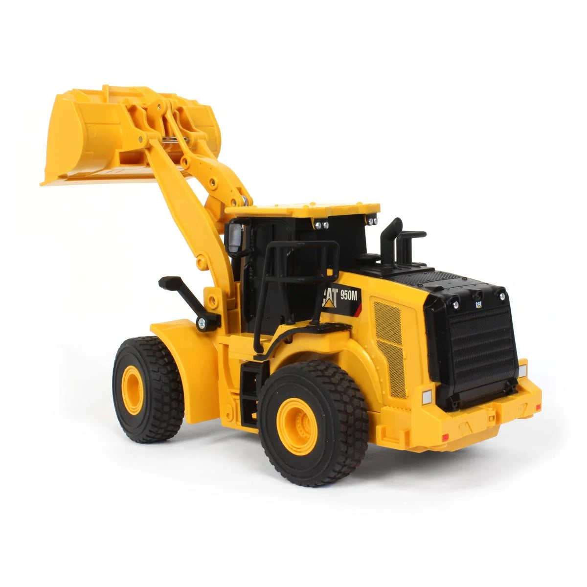 Diecast Masters 1:35 Scale RC Control Cat 950M Wheel Loader