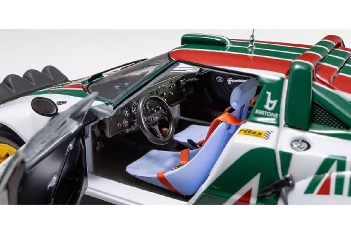 Kyosho 1/18 Lancia Stratos HF 1976 Sanremo Rally Winner #4 Diecast Model