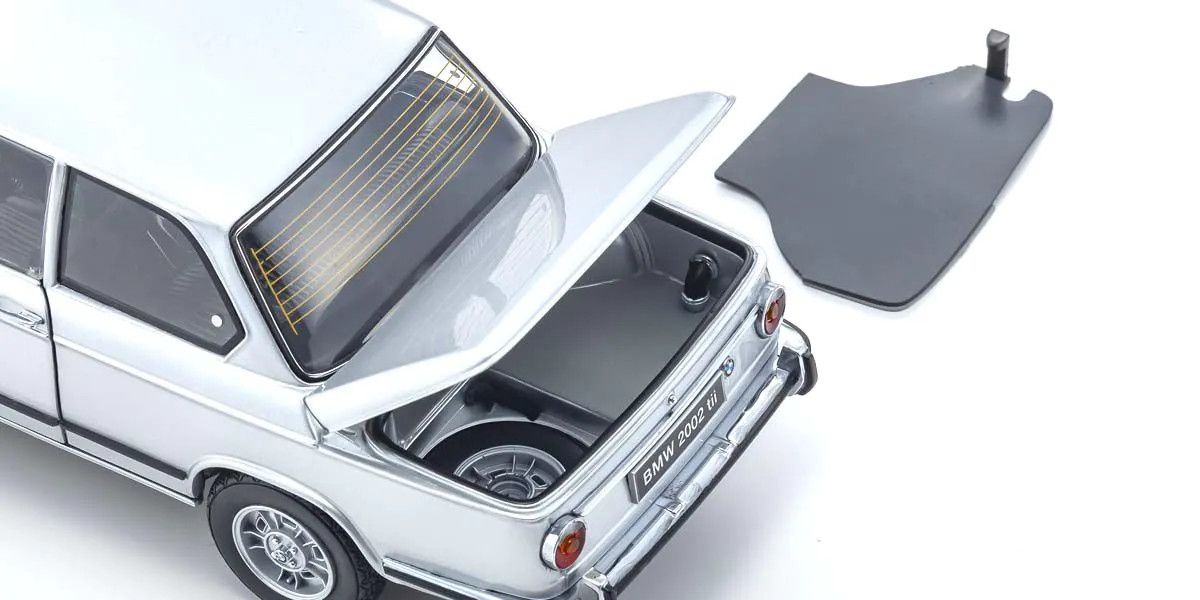 Kyosho 1/18 Scale BMW 2002 Tii Silver Model Diecast Car 08543S