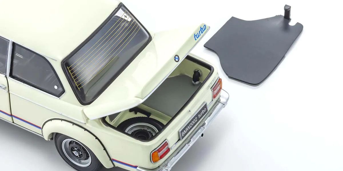 Kyosho 1/18 Scale BMW 2002 Turbo White Model Diecast Car 08544W