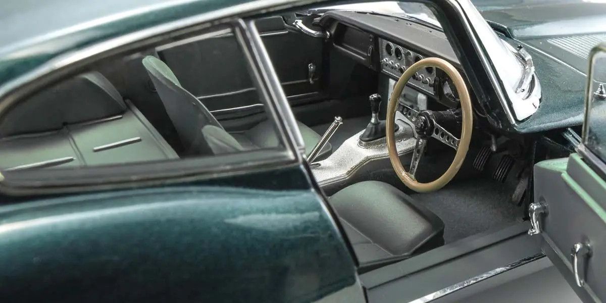 Kyosho 1/18 Jaguar E-Type Dark Green Diecast Model