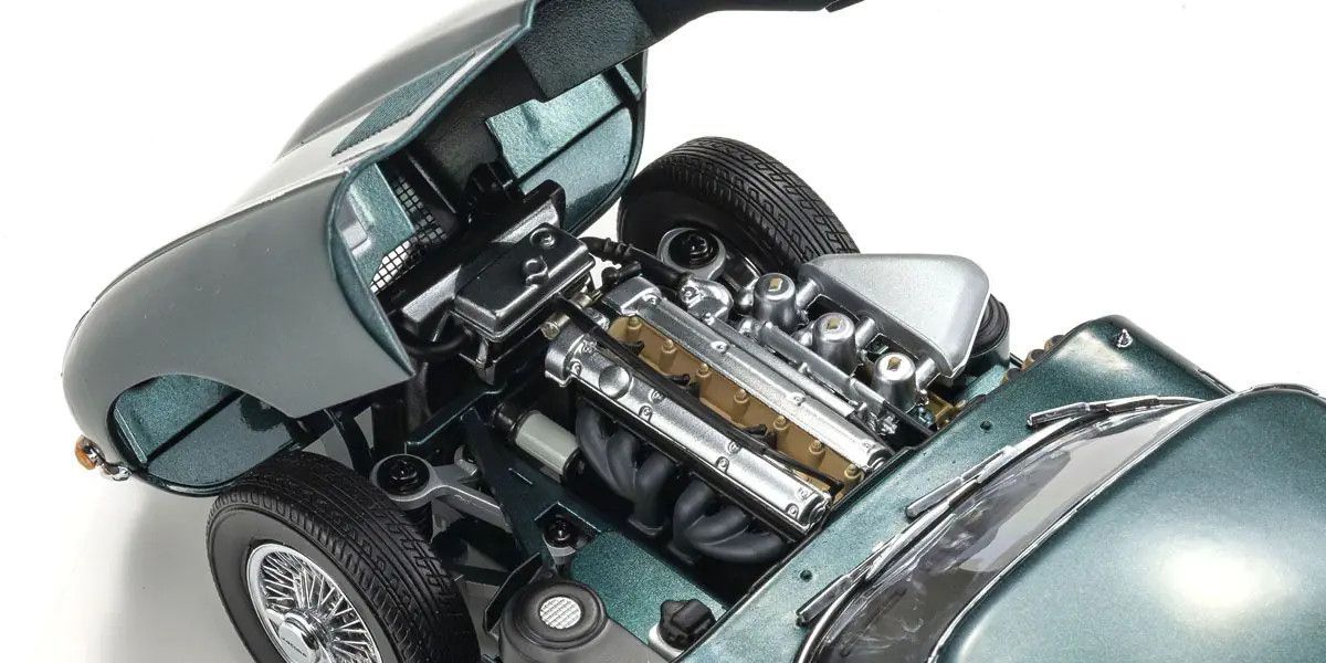 Kyosho 1/18 Jaguar E-Type Dark Green Diecast Model