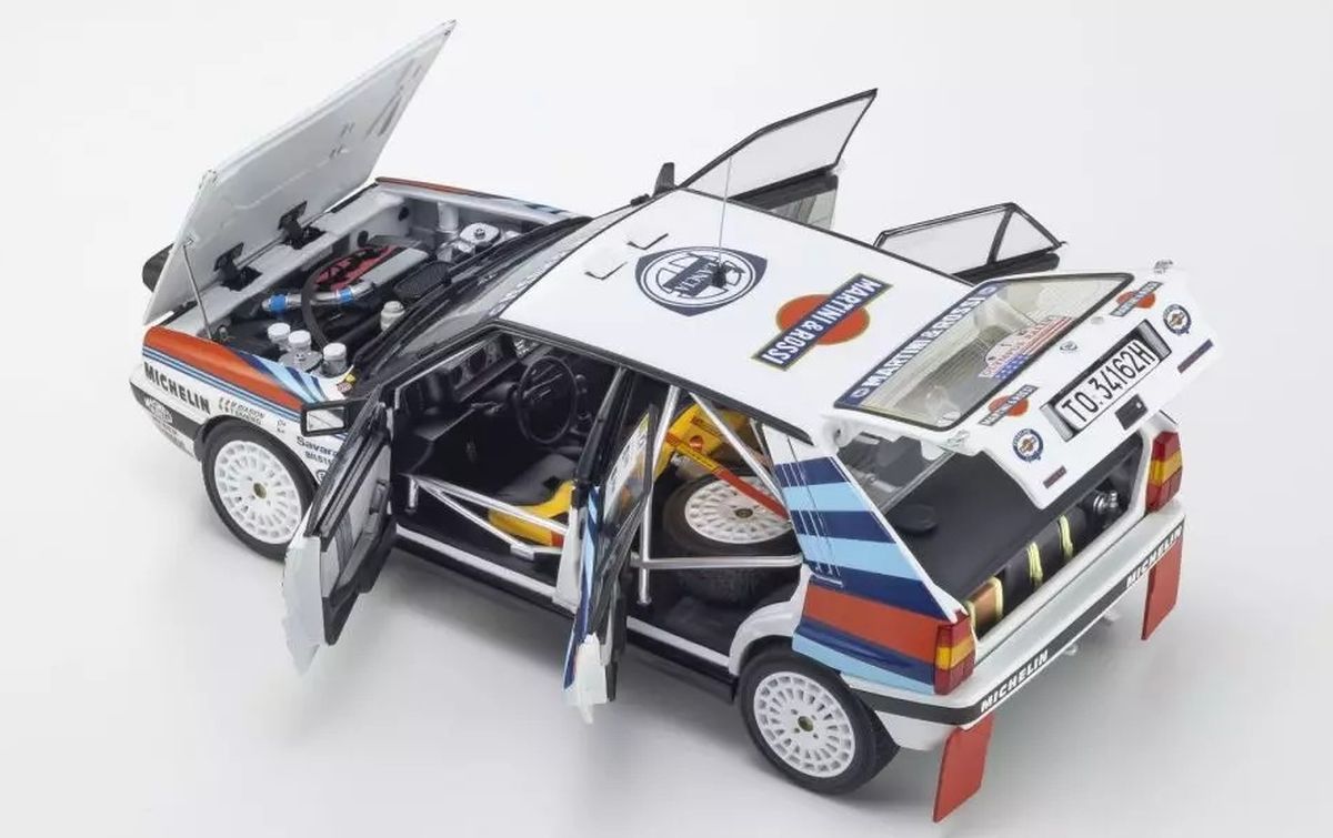 Kyosho 1/18 Lancia Delta HF Integrale 8V 1988 Olympus Rally Martini #1 Diecast Model Car