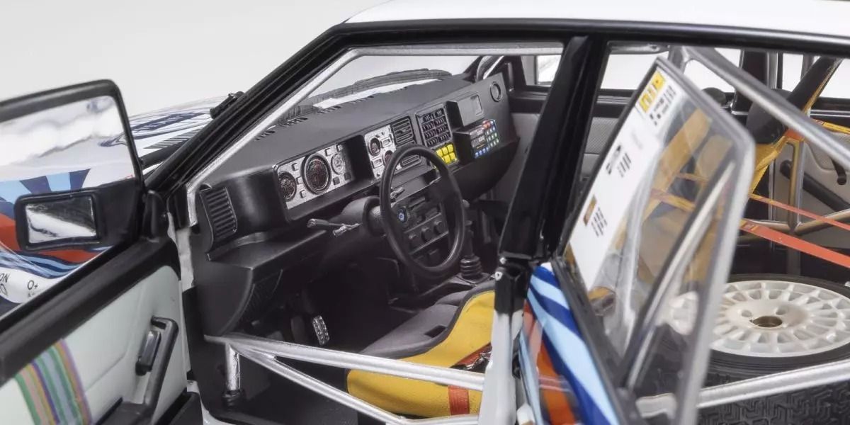 Kyosho 1/18 Lancia Delta HF Integrale 8V 1988 Olympus Rally Martini #1 Diecast Model Car