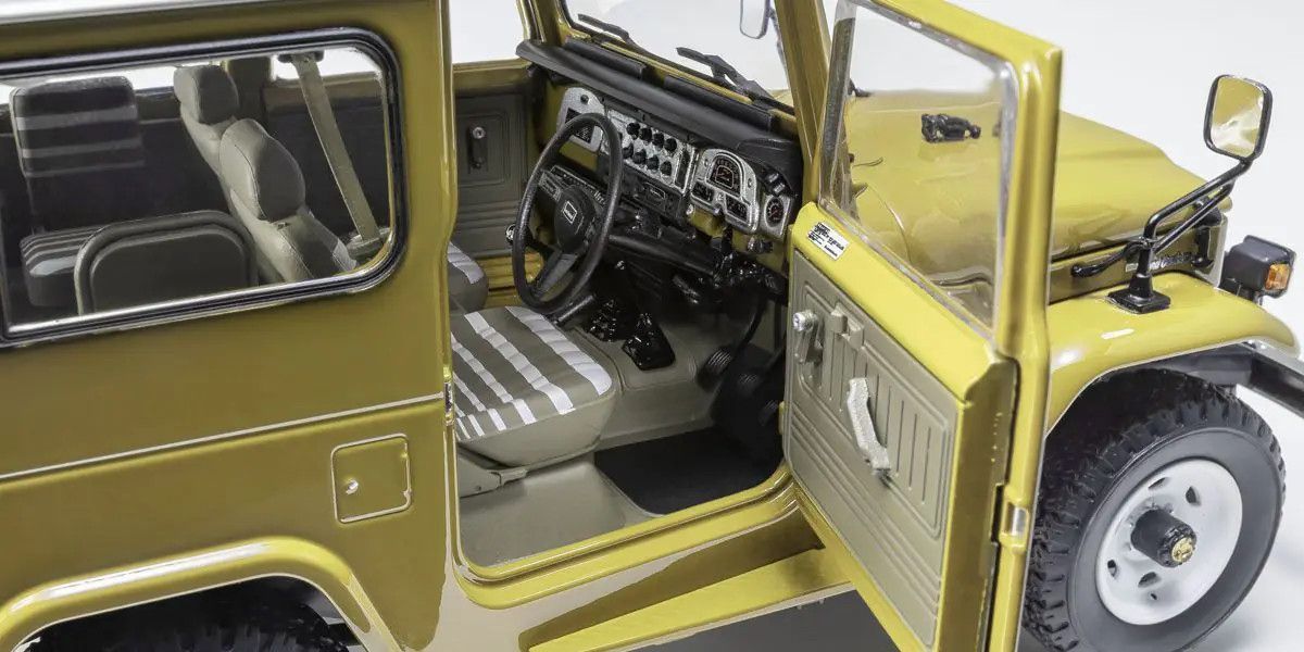 Kyosho 1/18 Toyota Land Cruiser 40 Van Yellow Diecast Model