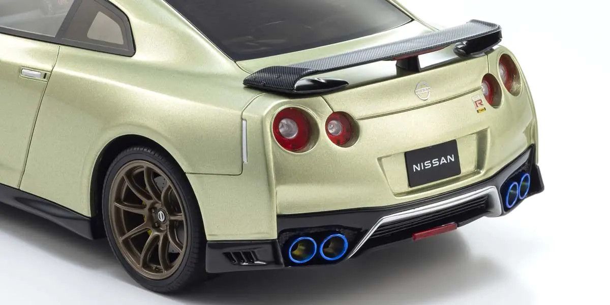 Kyosho Samurai 1/18 Nissan GT-R Premium Edition T-Spec KSR18057MJ