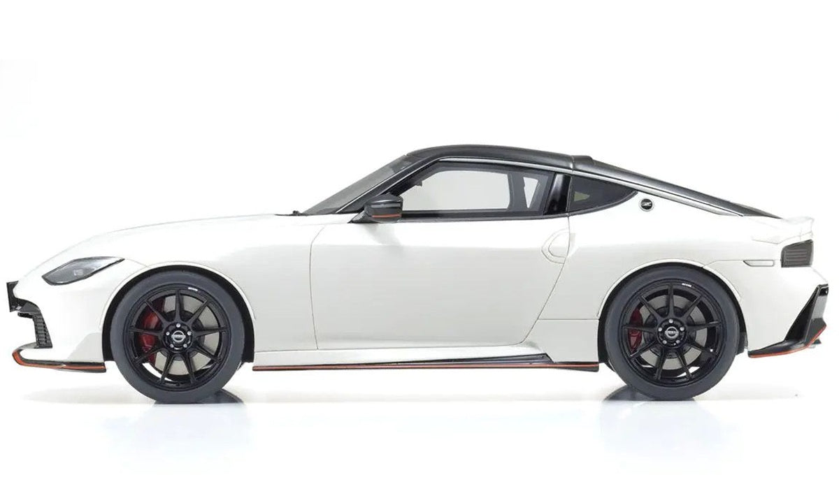 Kyosho 1/18 Nissan Fairlady Z NISMO White Resin Model