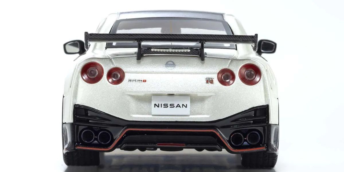 Kyosho 1/43 Scale Nissan GT-R NISMO 2022 (White) KSR43108W