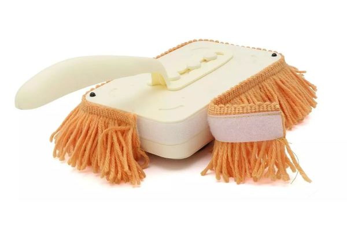 Kyosho IR Remote-Controlled Running Handy Mop Toy