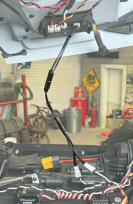 MyTrickRC 2-Way LED Splitter with Quick Disconnect -RY2QD