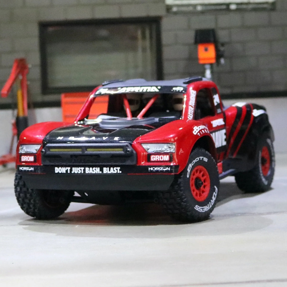 MyTrickRC ARRMA Mojave Grom LED Light Kit – Scale Headlight Grill & Tail Light Bumper